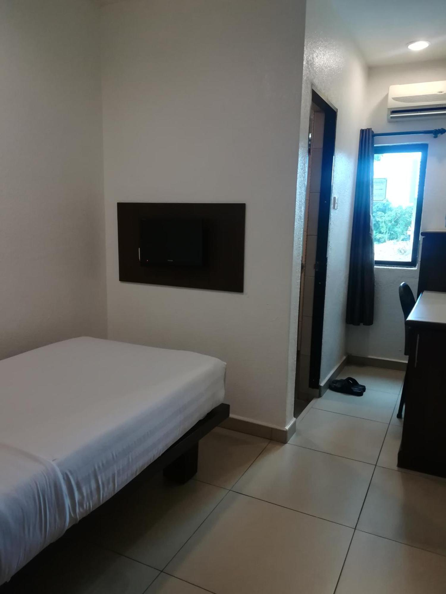 Crystal Lodge Kota Bharu Extérieur photo
