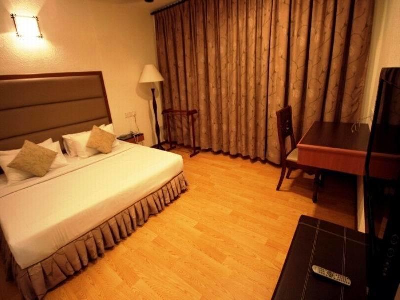Crystal Lodge Kota Bharu Extérieur photo