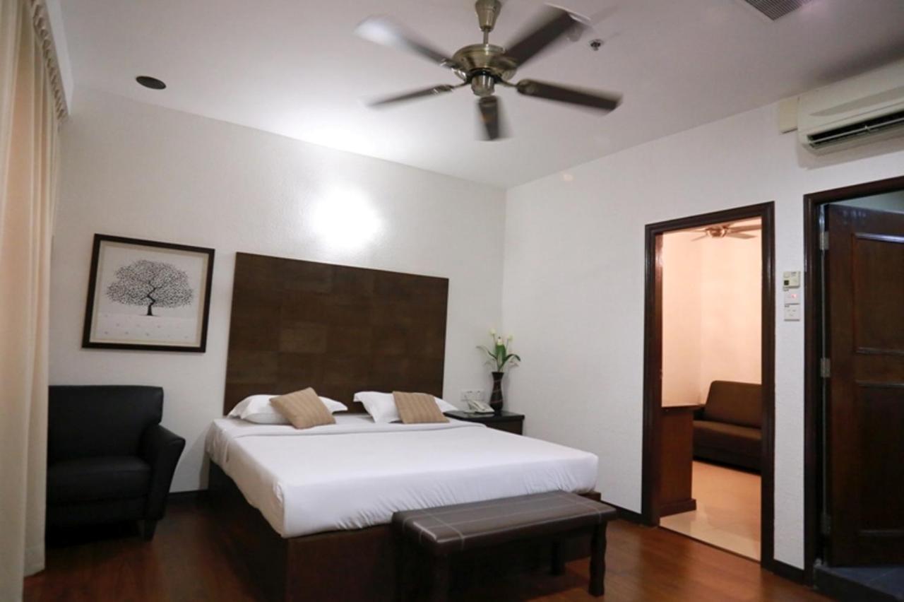 Crystal Lodge Kota Bharu Extérieur photo